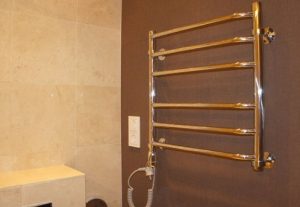 Установка электрического полотенцесушителя в ванной в Дзержинске